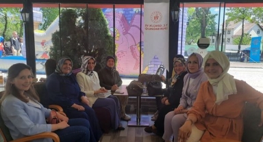 Sakarya Ak Parti İl Kadın Kollar Başkanı Turan Hendek’i Çok Sevdi 