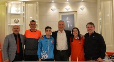 Şampiyonlardan Başkan Babaoğluna Ziyaret 