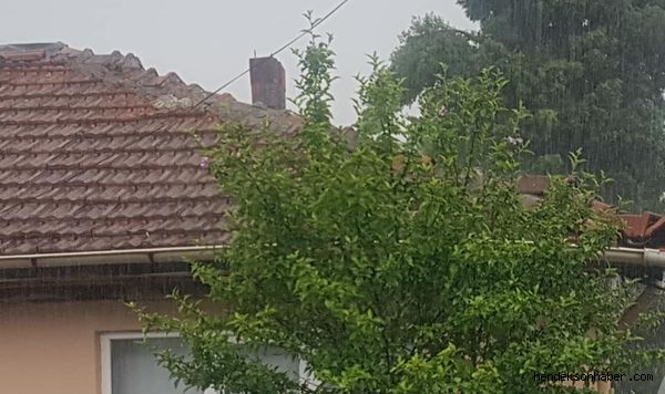 Beklenen Yağış Başladı Aman Dikkat  "Metrekareye 50 kilograma kadar yağış düşebilir"