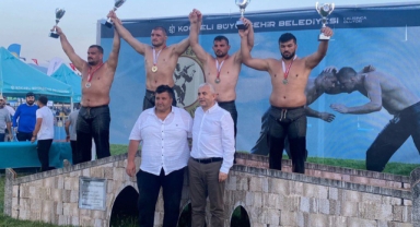 Sakarya Büyükşehir’in pehlivanları kürsüye çıktı