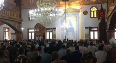 Hendek Camileri Bayram Sabahı Doldu Taştı