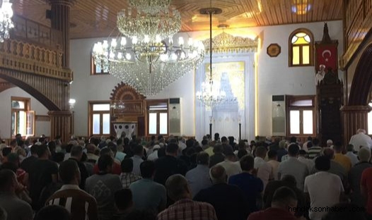Hendek Camileri Bayram Sabahı Doldu Taştı