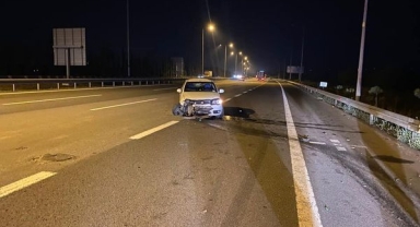 Hendek'te Kontrolden Çıkan Araç Bariyerlere Çarptı 1 Yaralı