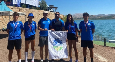 Sakarya Büyükşehir Kürek takımından çifte gurur