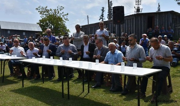 Zirvede Şehitler İçin Mevlid