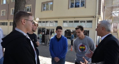 BAŞKAN TURGUT BABAOĞLU ÖĞRENCİLERLE BULUŞTU