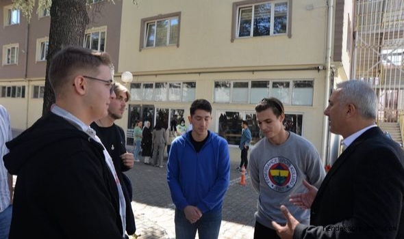 BAŞKAN TURGUT  BABAOĞLU ÖĞRENCİLERLE BULUŞTU