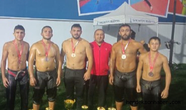 Büyükşehir pehlivanları madalya avında