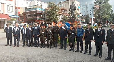 GAZİLER GÜNÜ HENDEK MEYDANDA TÖRENLE KUTLANDI