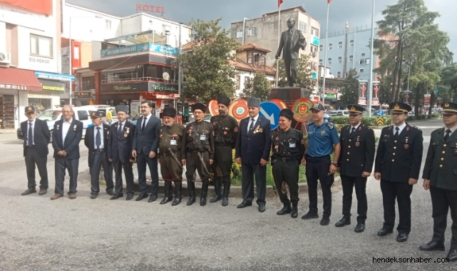 GAZİLER GÜNÜ HENDEK MEYDANDA TÖRENLE KUTLANDI