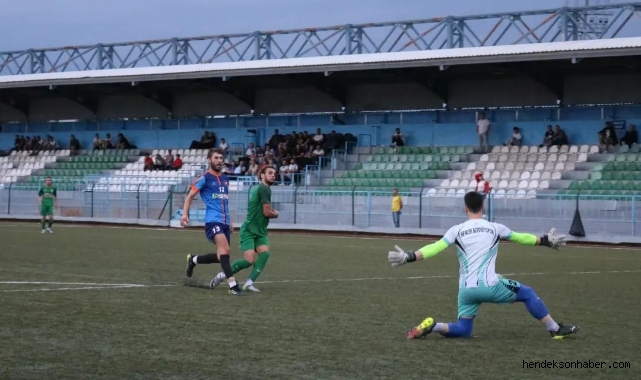 HENDEK DEREKÖYSPOR  HAZIRLIK MAÇINDA GÖZ DOLDURDU