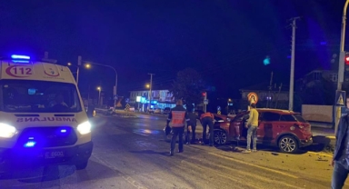 Hendek Köprübaşı Işıklarda Maddi Hasarlı Kaza