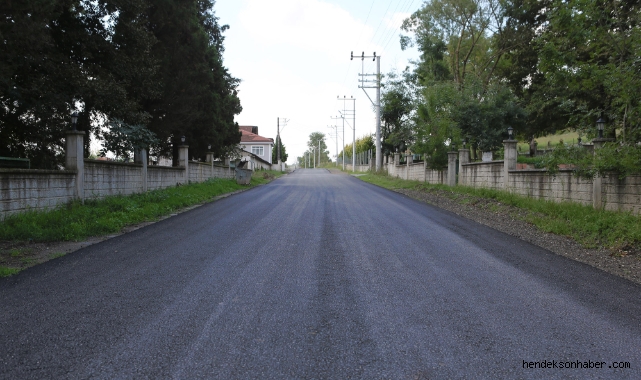 Hendek'te 5 bin 800 metrelik grup yolu baştan aşağı yenilenerek asfaltladı. 