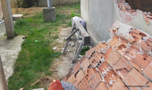 Hendek'te Görünmez Kaza Duvar Çöktü 1 Kişi Yaralandı