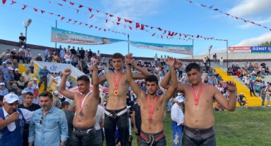  Sakarya Büyükşehir pehlivanları başarılarına devam ediyor
