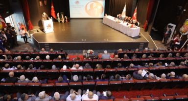 Sakarya Muhtarlar Federasyonu'nda Erdem güven tazeledi