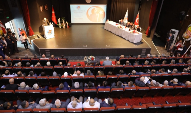 Sakarya Muhtarlar Federasyonu'nda Erdem güven tazeledi