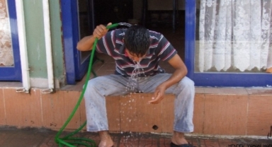 Termometreler 38 Dereceyi Gördü Hendek Parklara Akın Etti