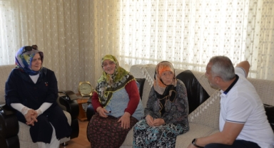 Başkan Babaoğlu “Dünya Yaşlılar Günü” dolayısıyla Yenimahalle ve Çağlayan’da ev ziyaretleri yaptı