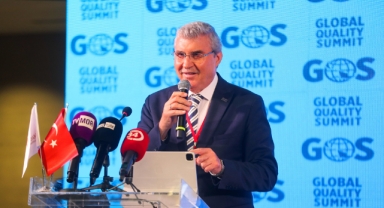 Başkan Ekrem Yüce'ye 'yılın en iyi belediye başkanı' ödülü