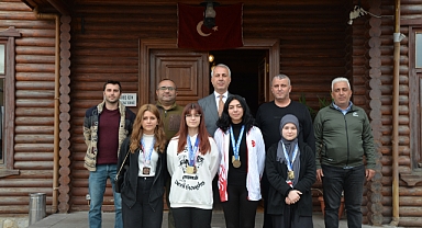 BAŞKAN TURGUT BABAOĞLU SAKARYA'LI ŞAMPİYONLARLA BULUŞTU