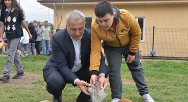 BAŞKAN TURGUT BABAOĞLU VE ÖĞRENCİLER CAN DOSTLARINI ZİYARET ETTİ