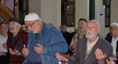 MEVLİD KANDİLİ DUALARLA İCRA EDİLDİ