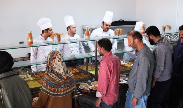 Sakarya Büyükşehir'in restoranı öğrencilere ilaç gibi geldi: Uygun fiyata her çeşit yemek var