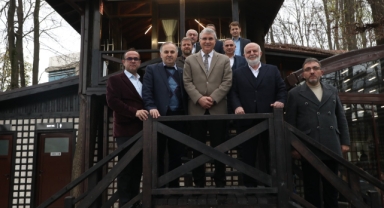 Başkan Ekrem Yüce'den Ensar Vakfı'na ziyaret