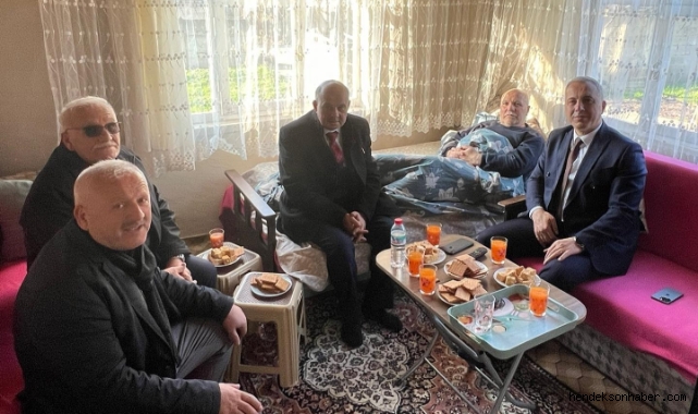 Hendek Akarca Muhtarı Hamdi Turna’ya Geçmiş Olsun Ziyaretleri sürüyor 