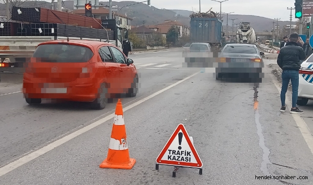 Hendek Girişinde Maddi Hasarlı Kaza