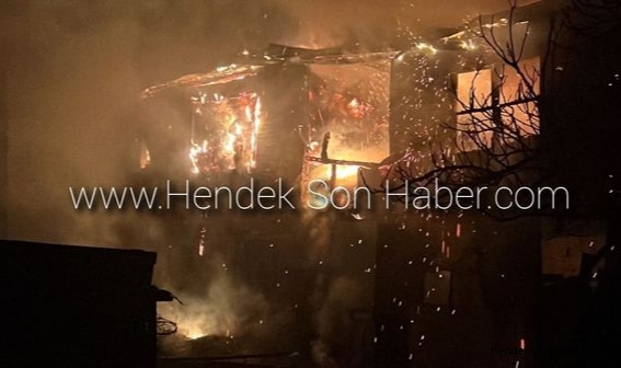 Ahır ve Samanlık Alevlere Teslim oldu