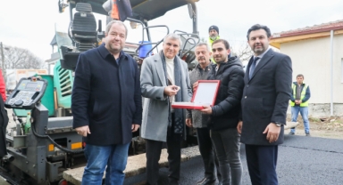 Başkan Yüce finişerin direksiyonunda: “Sakarya aşkıyla, gündüz-gece mesaideyiz”