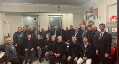 Demokrat Parti Sakarya İl Yönetimi mevcut binaya sığmadı.