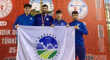  Halterde başarıların ardı arkası kesilmiyor 