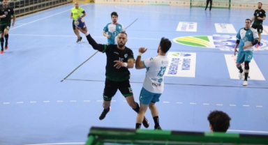 Hentbolda ikinci devre başlıyor: Büyükşehir galibiyet için parkeye çıkacak