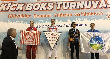 Kick boks turnuvasında Büyükşehirli sporcular kürsüde