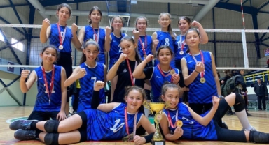 Küçük Sultanlar Şampiyonluğu Ercan Aksuya Hediye Etti