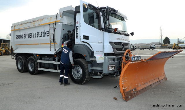 Sakarya Büyükşehir araçları yağış öncesi hazır hale getiriyor