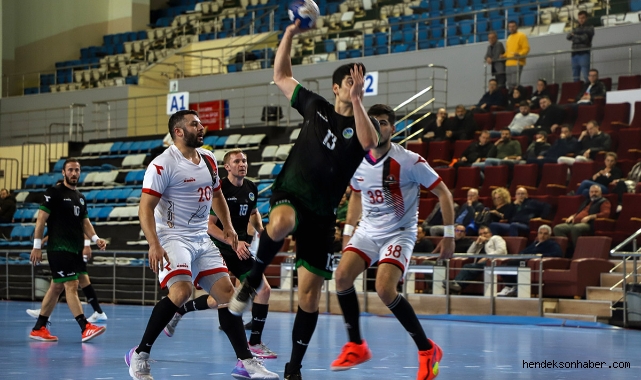 Sakarya Büyükşehir hentbol sahasında rakiplerine şans tanımıyor