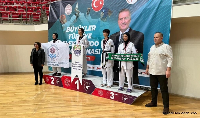 Sakarya Büyükşehirli sporcu Taekwondo’do Türkiye üçüncüsü oldu