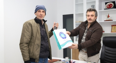 Sendika emekliliğe ayrılan üyesini unutmadı