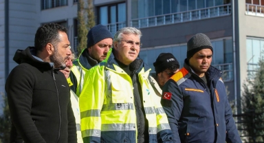 Başkan Yüce afet bölgesinde açıkladı: “Adıyaman’a konteyner kent kuruyoruz”