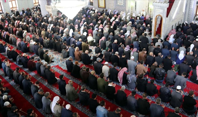 DEPREMİN OLDUĞU HAFTA CUMA GÜNÜ HENDEK'TEN 938 BİN LİRA TOPLANDI