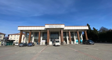 DİKKAT AFET BÖLGESİ YARDIM TOPLAMA MERKEZİ ESKİ TERMİNAL BİNASINDA