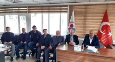 Hendek Ziraat Odası Başkanı Hayri Duran Muhtarlar Derneğini Ziyaret Etti