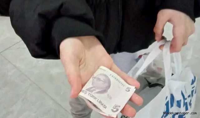 Utana Sıkıla Geldi Harçlığını Depremzedelere Gönderdi