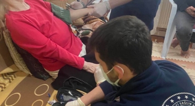 Banyoda düşen 80 Yaşındaki Bedriye Teyze'nin hayatını bir 'vesile' kurtardı