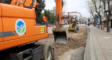 Çark Caddesi'ne dekoratif dokunuşlar: Yeni yüzüne kavuşuyor