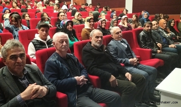 Ergen Sorunları Seminerinde Anadolu Lisesi Öğrencileri Salona sığmadı